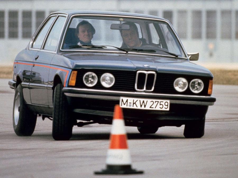  BMW 320i Coupe 1975 года  (фото 5 из 8)